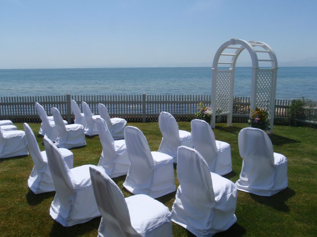 beach wedding ceremony on Cape Cod at The Corsair & Crossrip resort
